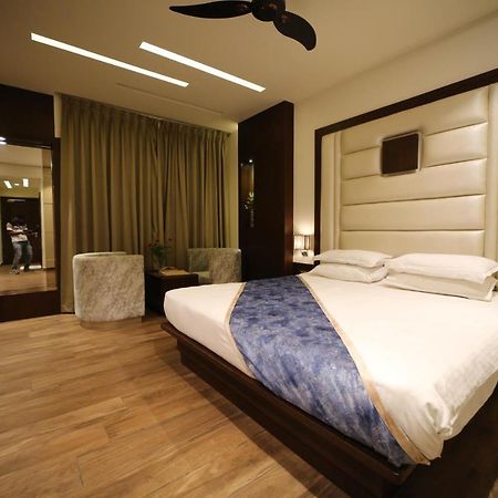 Hotel Prince Viraj Jabalpur Esterno foto