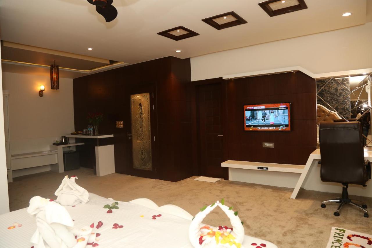 Hotel Prince Viraj Jabalpur Esterno foto