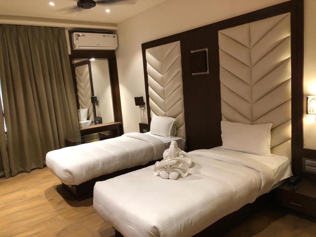 Hotel Prince Viraj Jabalpur Esterno foto