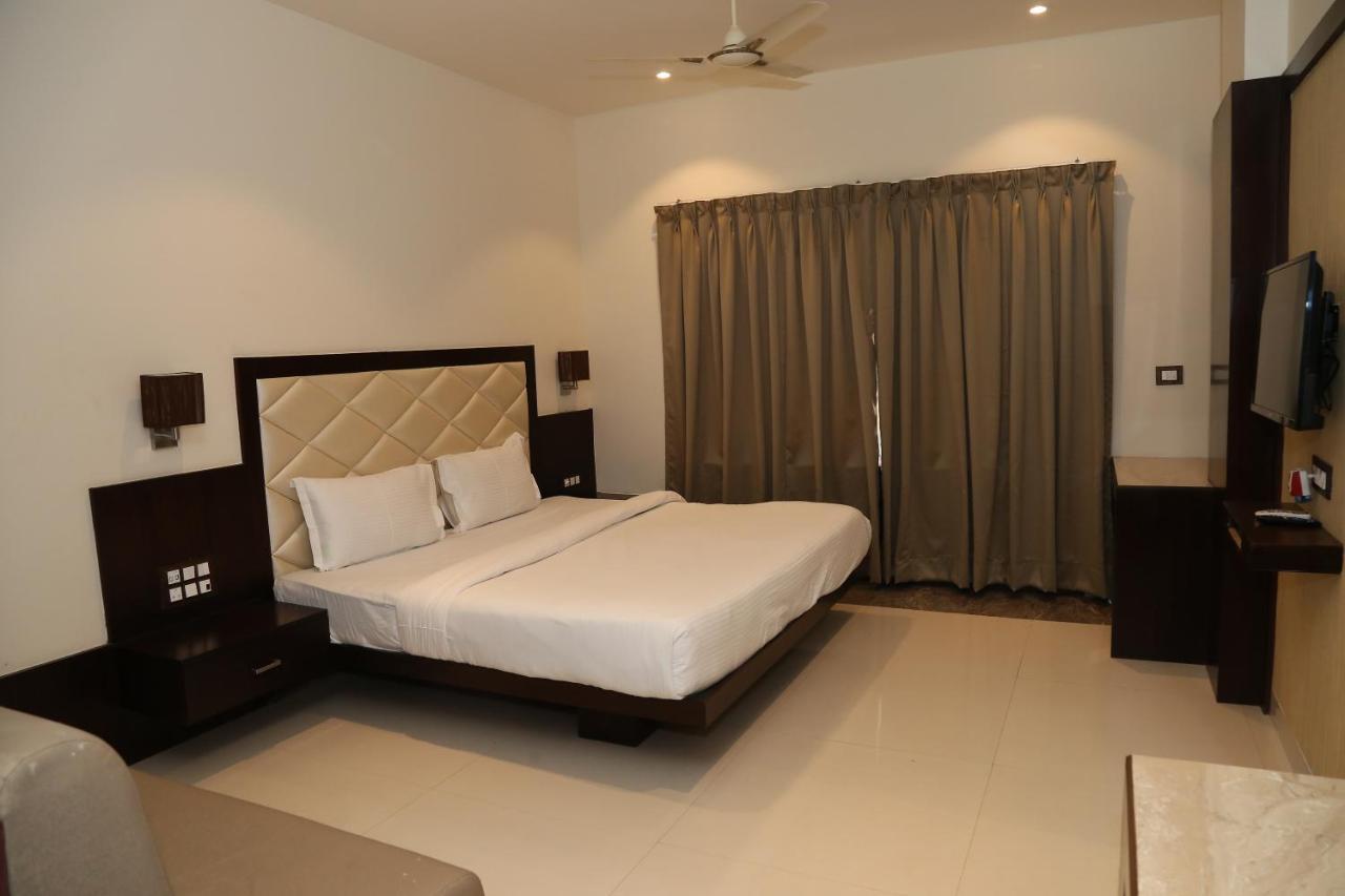 Hotel Prince Viraj Jabalpur Esterno foto