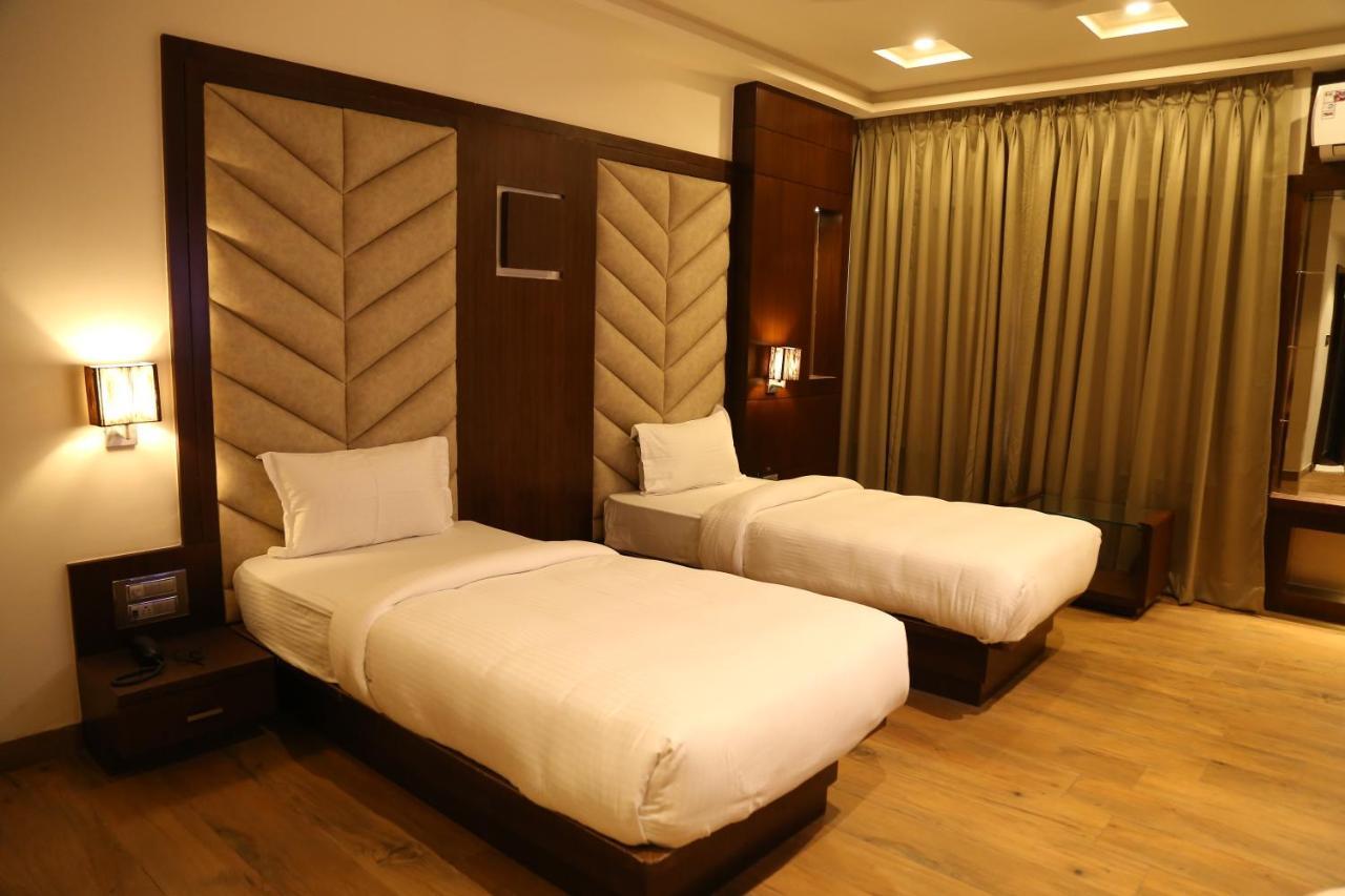 Hotel Prince Viraj Jabalpur Esterno foto