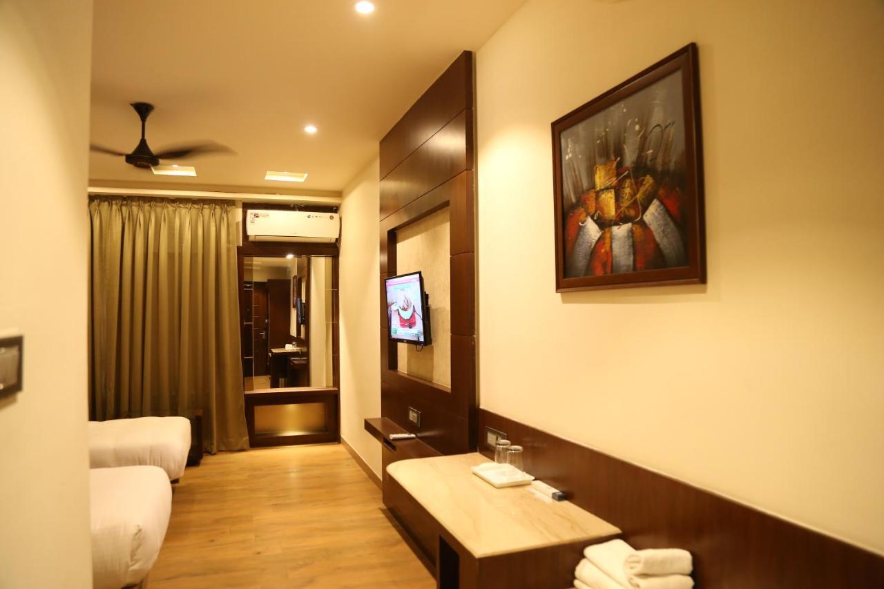 Hotel Prince Viraj Jabalpur Esterno foto